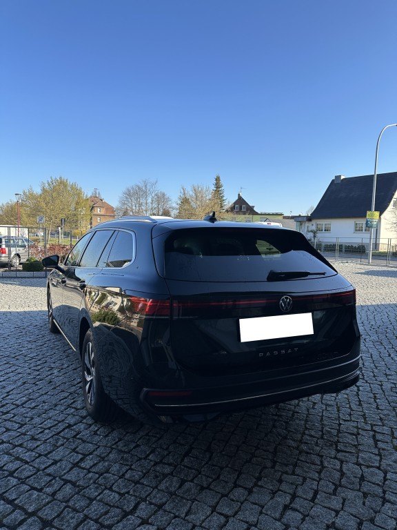 VW Passat Variant 2.0 TDI SCR DSG Business – Bild 3