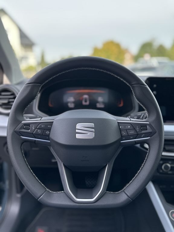 SEAT Arona 1.0 TSI OPF DSG Road Edition – Bild 8